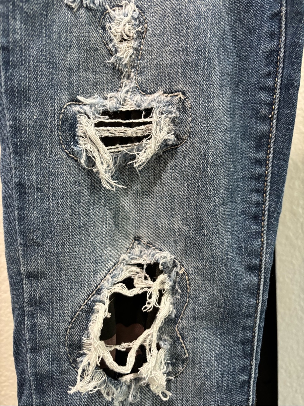 Judy Blue Medium Wash Ripped Skinny Jeans - Picture 10 of 13